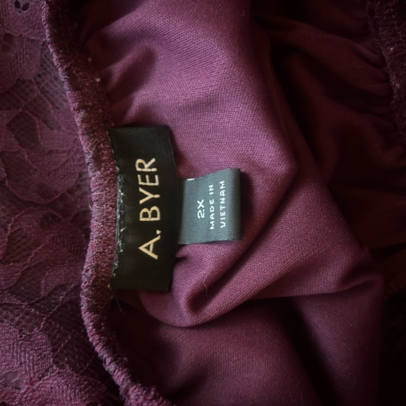 Lace sleeved blouse - Picture 3 of 4